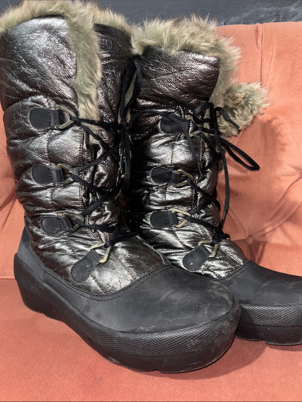 Vintage Cougar snow boots metallic lace up faux fur lined quilted women’s 10